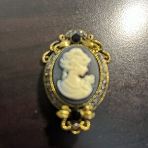 Black and crystal brooch cameo NEW.